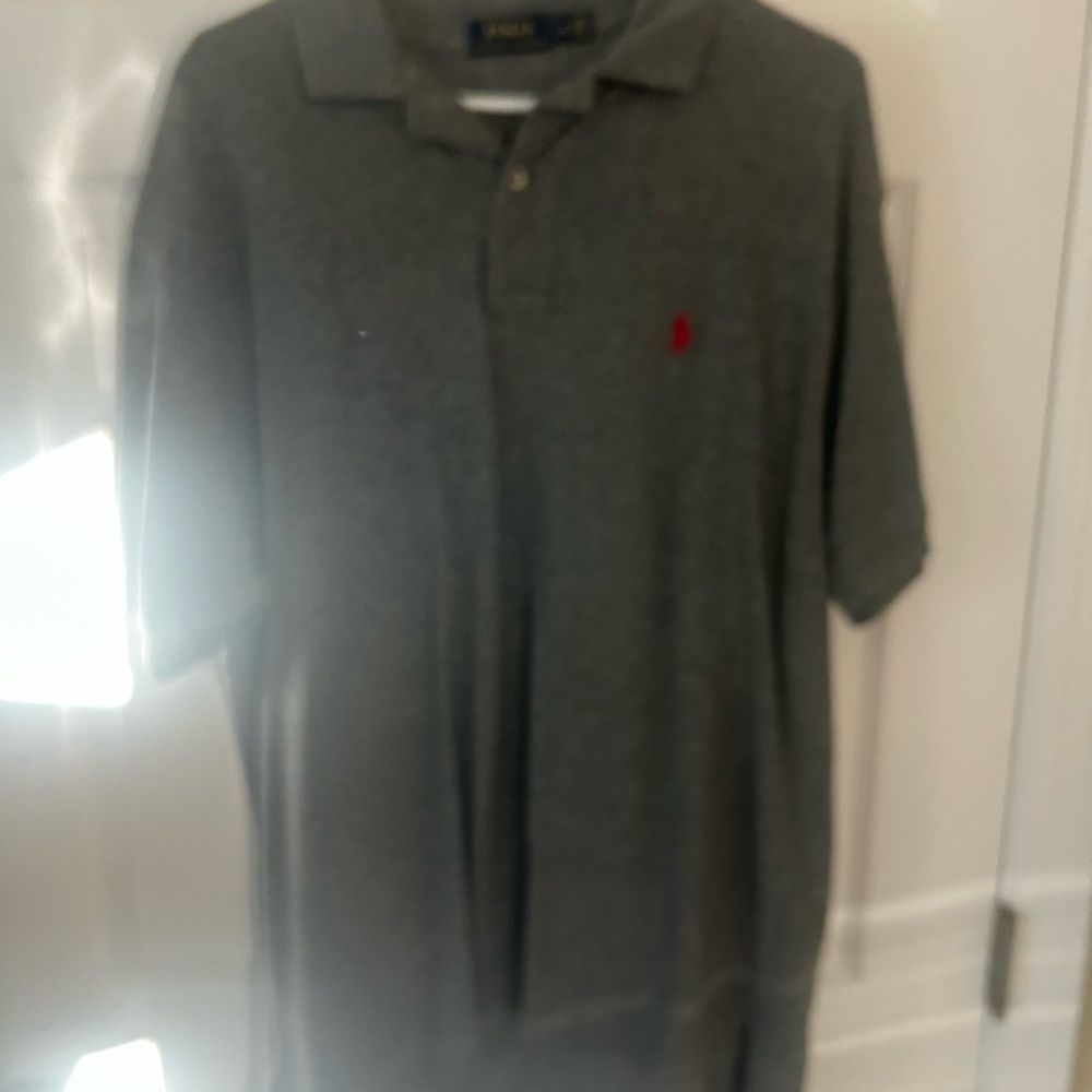 Ralph Lauren Gray Polo Shirt with Red Logo. Men’s Size Large. Excellent co
